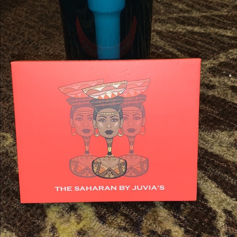 NWOT juvias place the sharan pallete